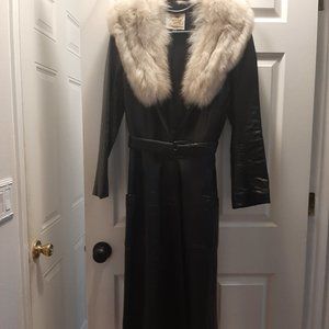 Vintage women's leather trench with fox collar